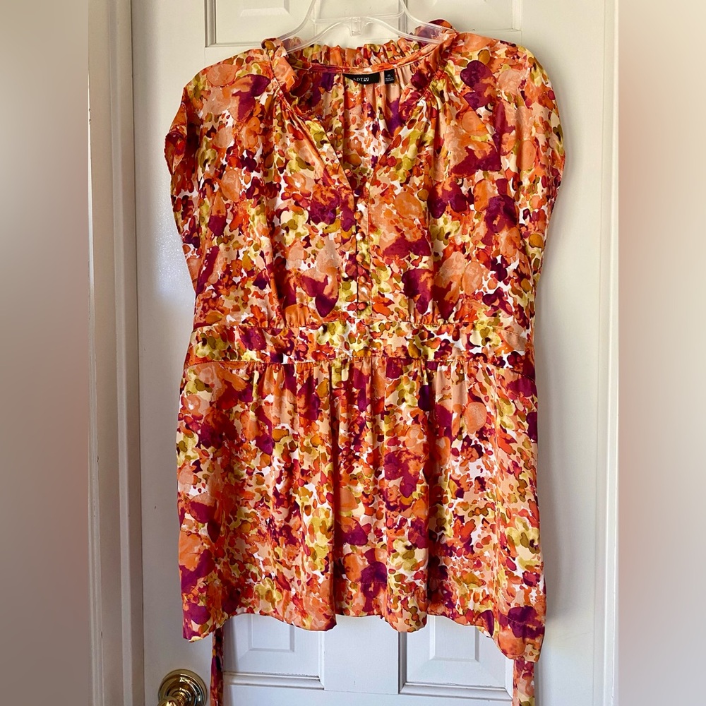 Women’s Size XL Orange Floral Patterned Blouse with back tie sash